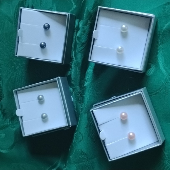 Elegant White Pearl Stud Earrings By Honora - Picture 2 of 4